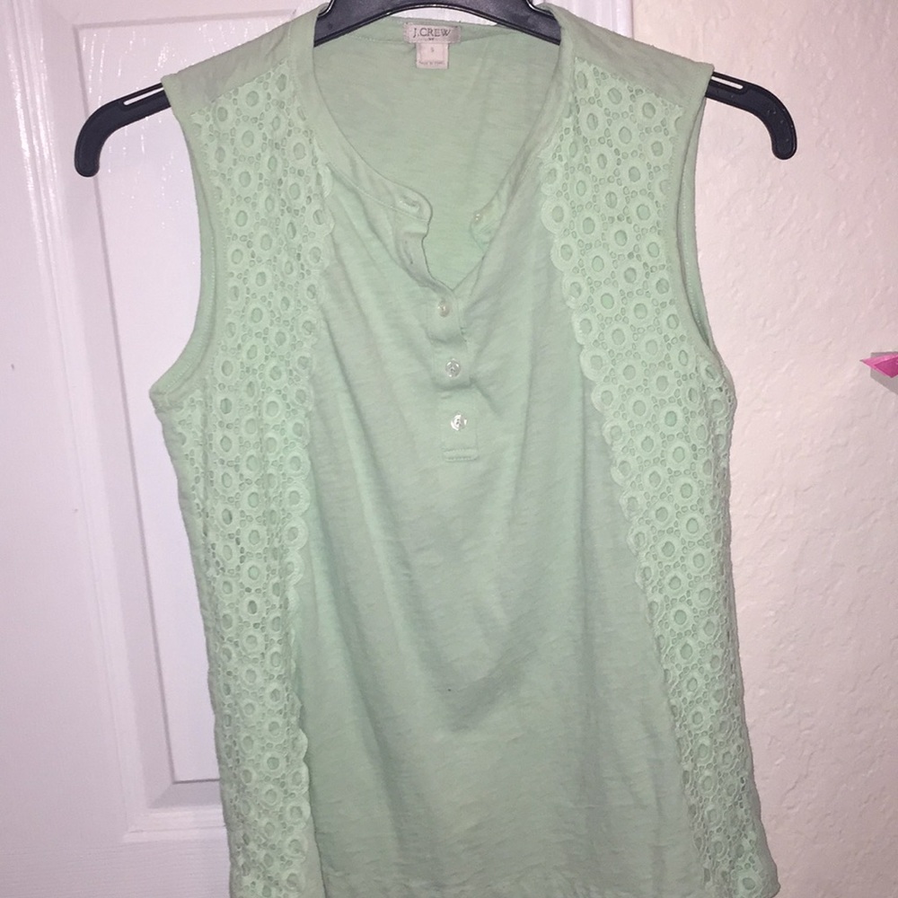 Mint green tank 💚💚